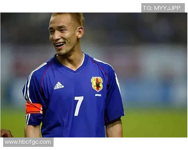 日本足球明星身穿球衣展现风采与激情引领足球热潮